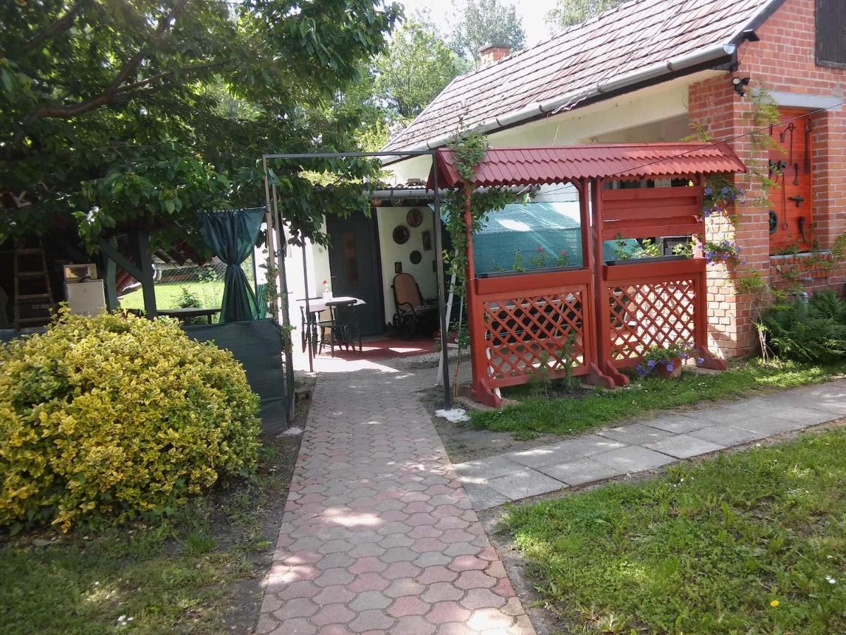 Apartman Kuckoval Lägenhet Balatonföldvár Exteriör bild