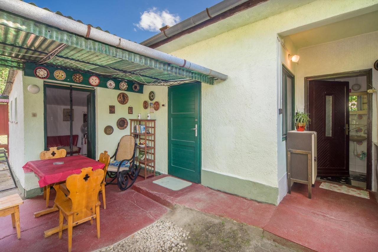 Apartman Kuckoval Lägenhet Balatonföldvár Exteriör bild
