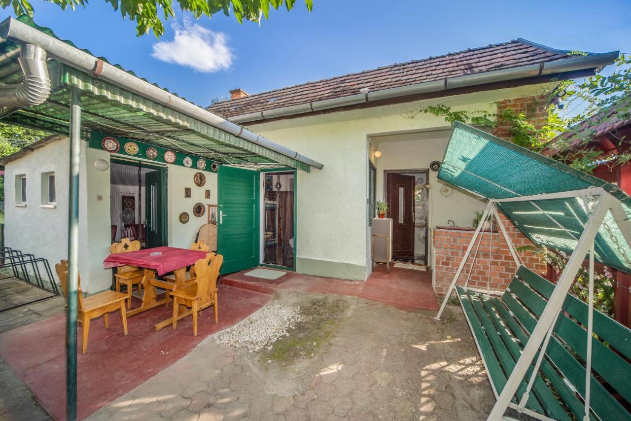 Apartman Kuckoval Lägenhet Balatonföldvár Exteriör bild